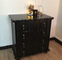 Relooking – Commode arbalète